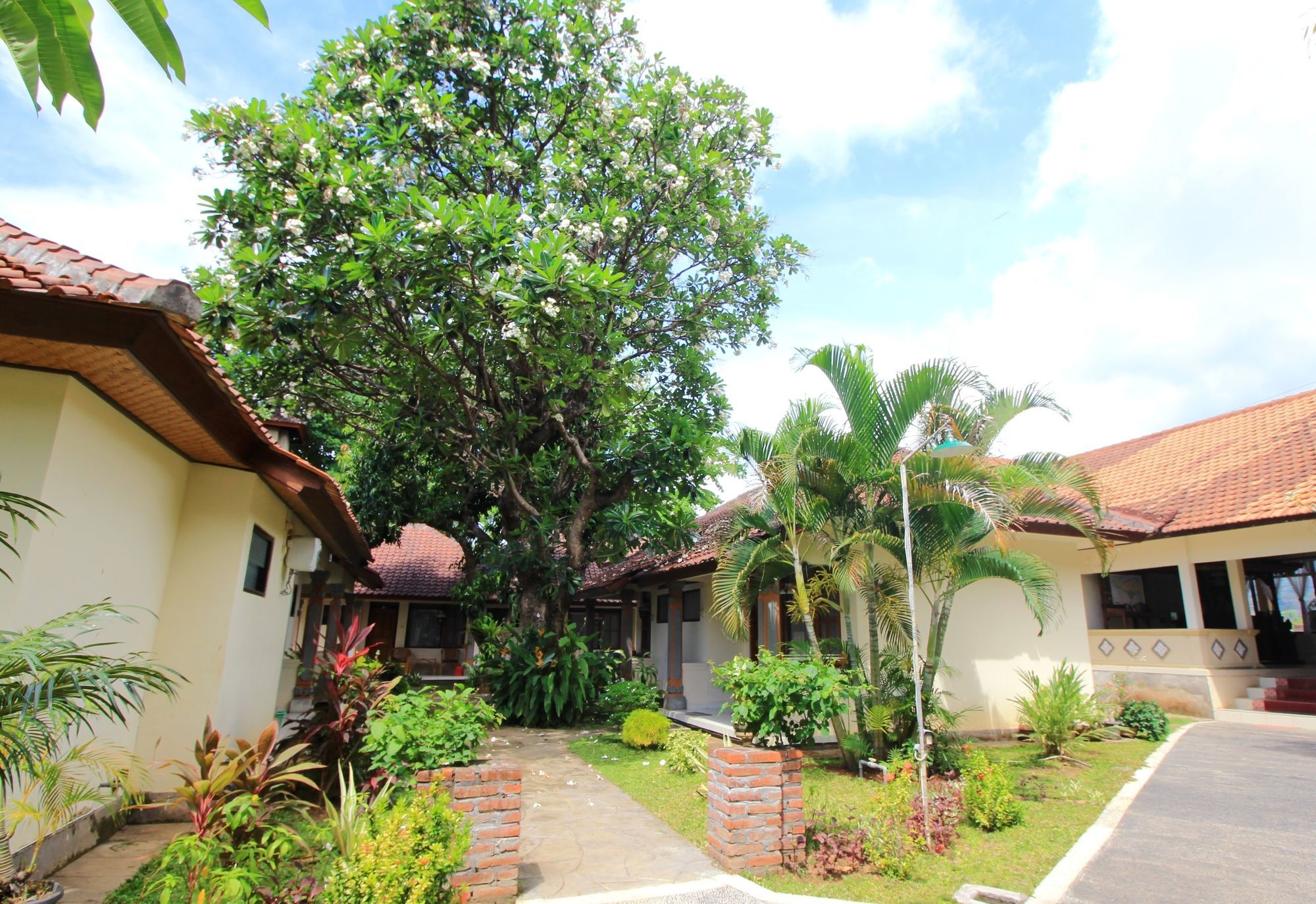 Lovina Beach Hotel Buleleng  Bagian luar foto